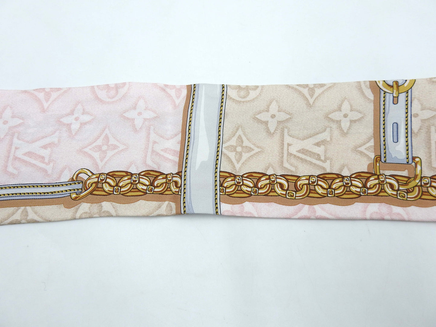 Louis Vuitton Bandeau Denigram Confidential 100% Silk Scarf Pink M78152