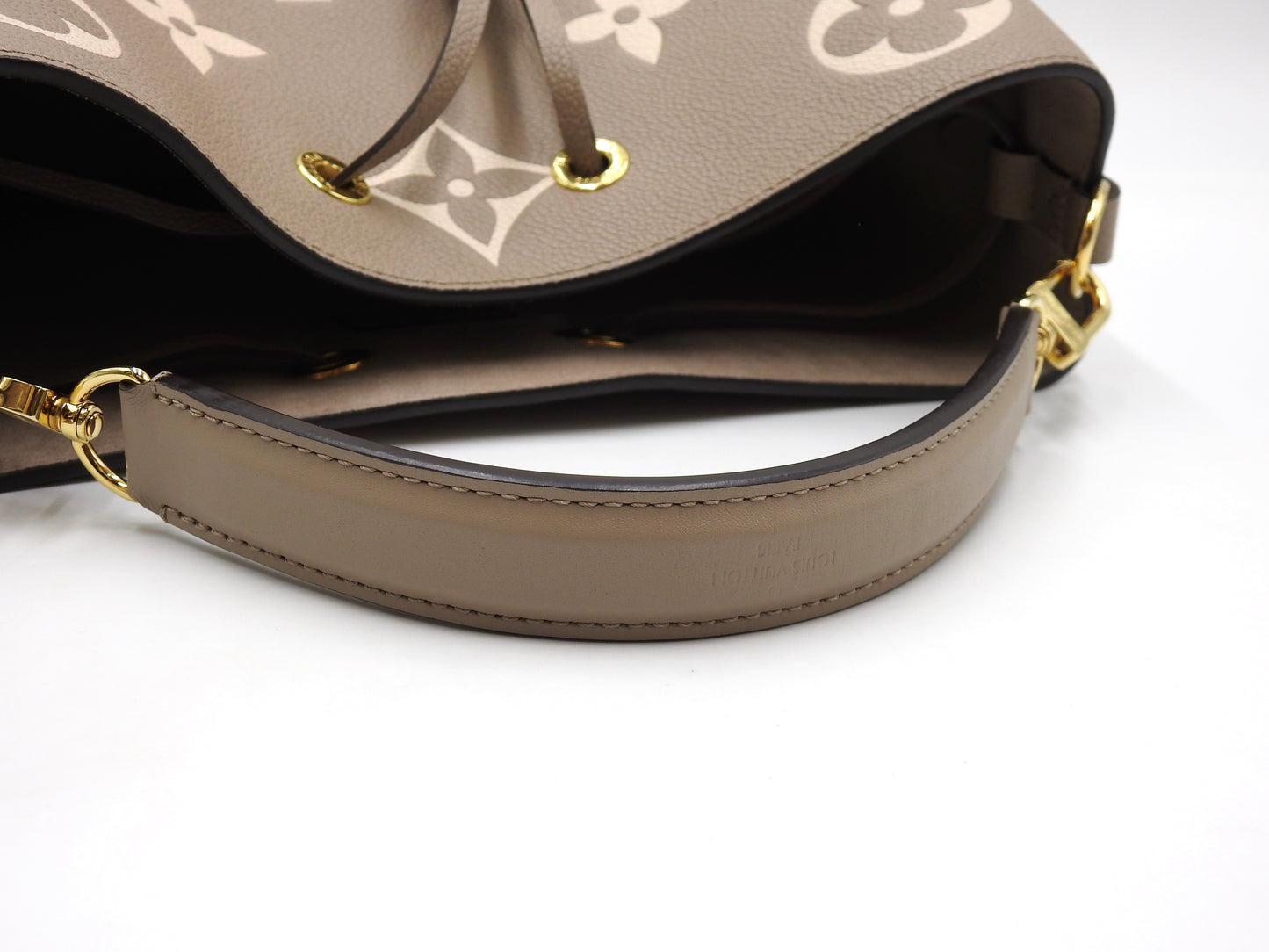 LOUIS VUITTON Monogram Empreinte NeoNoe MM Shoulder Hand Bag Dove Cream