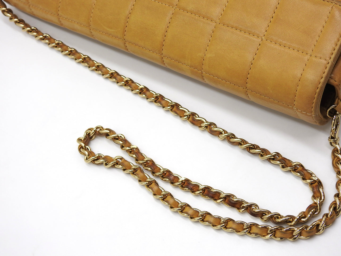 CHANEL Chocolate Bar Chain Shoulder Bag Lambskin Leather Beige Gold A15316