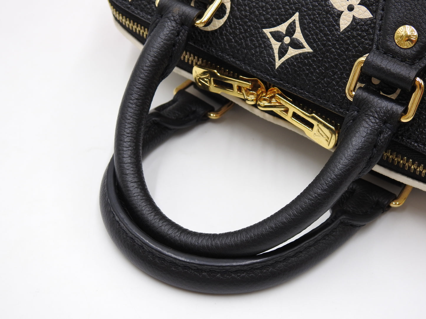 LOUIS VUITTON Monogram Empreinte Speedy 20 Bandouliere Hand Bag M46088