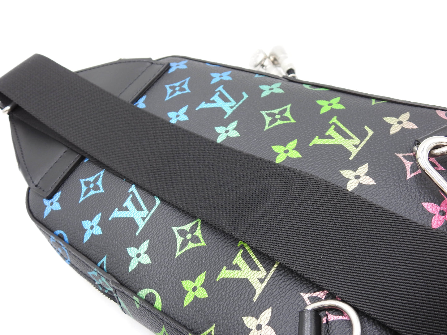 LOUIS VUITTON Monogram Iridescent Gradient Avenue Sling Shouler Bag M13936