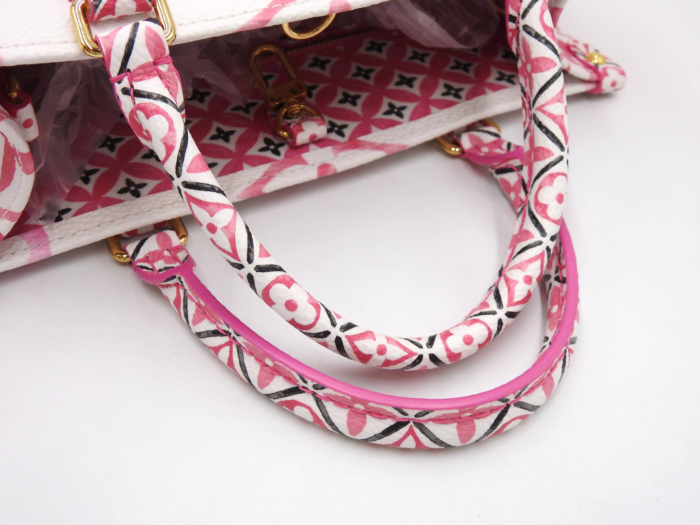 LOUIS VUITTON Monogram Giant By The Pool OnTheGO PM Hand Bag Pink M22976