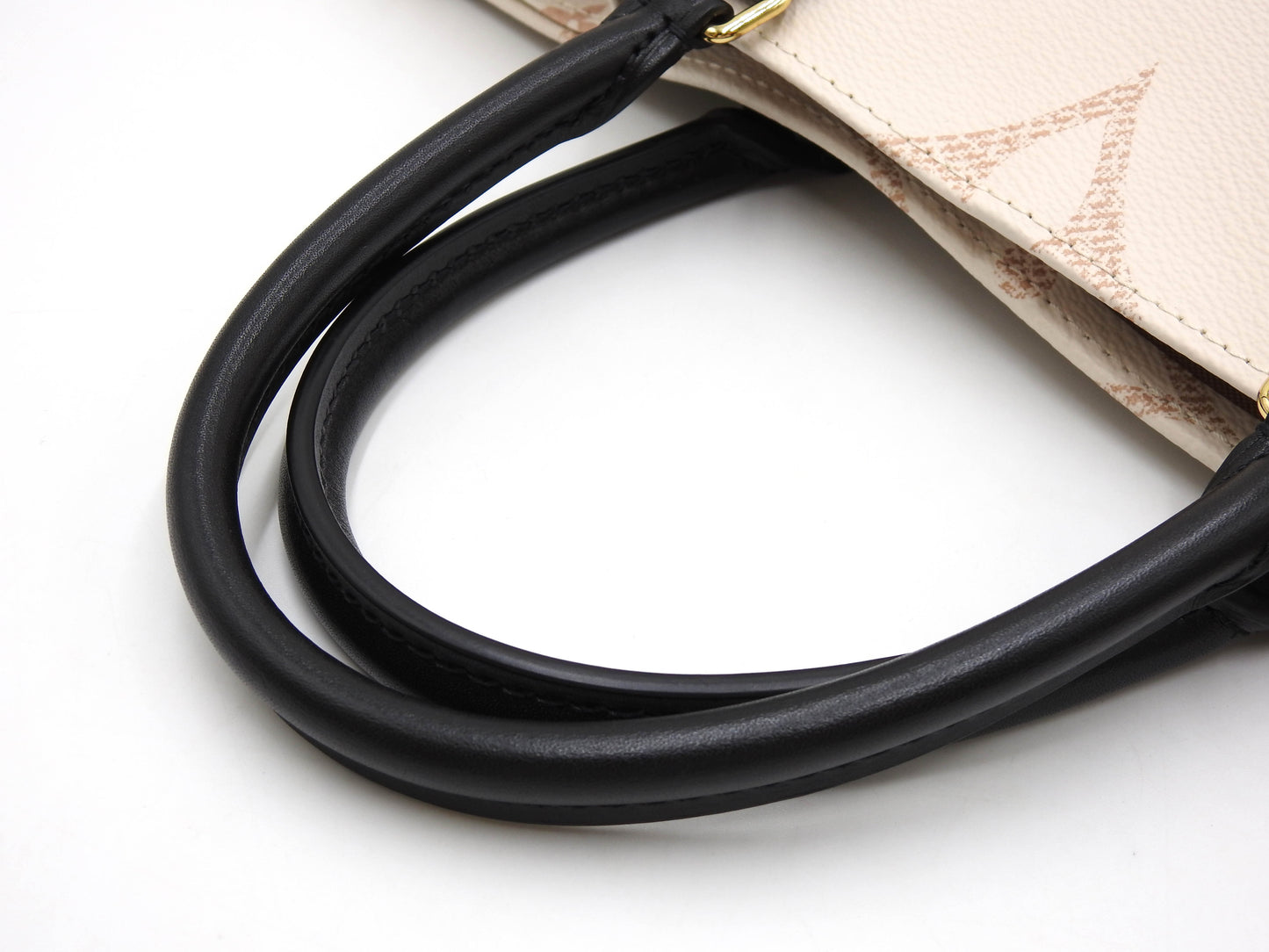 LOUIS VUITTON Monogram Dune Giant OnTheGO MM Tote Shoulder Bag M46912