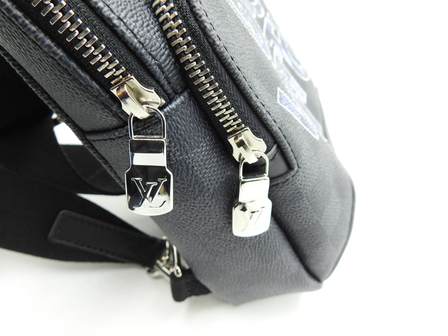 LOUIS VUITTON Damier Graphite LV Logo Avenue Sling Bag N40274